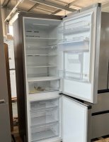 Samsung RL34C652CSA Kühl/Gefrierkombination, No Frost sowie Wifi & AI Energy Mode (SmartThings), EEK: C, Nutzinhalt: 341 Liter, No Frost – nie wieder abtauen,
