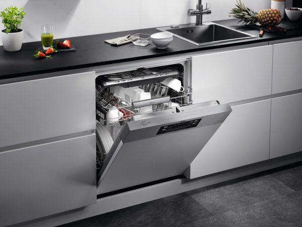 AEG teilintegrierbarer Geschirrspüler 5000 FES7672APM, AirDry: Kein Nachtrocknen, EEK: A