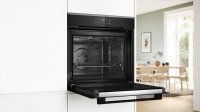 Bosch Pyrolyse Backofen Serie 4 HBA272BB3, EEK: A, Schwarz, Air Fry für knusprige Lebensmittel & automatische Selbstreinigung