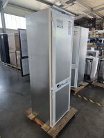 Beko B7BCNA295HS2 Kühl-/Gefrierkombination, EEK D, 5 cm, Einbaukühlgefrierkombination
