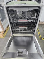 Bosch SMI4EVS09E Geschirrspüler, teilintegrierbarer Geschirrspüler Serie 4,14 Maßgedecke, Automatische Türöffnung für Effizienz, flexible Körbe & Schubladen