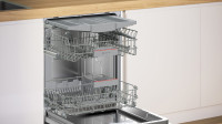 BOSCH teilintegrierbarer Geschirrspüler Serie 4 SMI4EVS09E, 14 Maßgedecke, Automatische Türöffnung für Effizienz, flexible Körbe & Schubladen, EEK: B